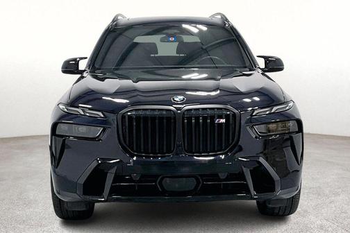 2023 BMW X7 M60i
