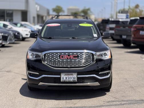 2019 GMC Acadia DENALI