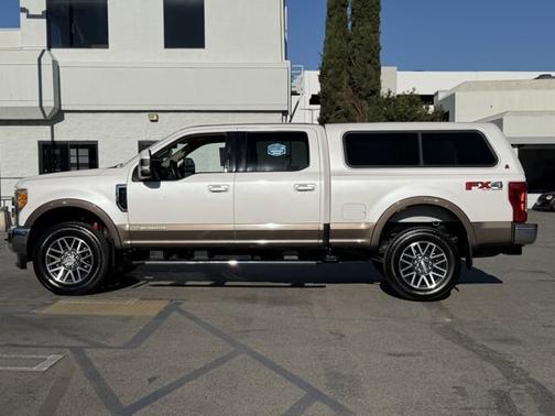 WHITE PLATINUM MET TRI-COAT 2017 Ford F-250 LARIAT