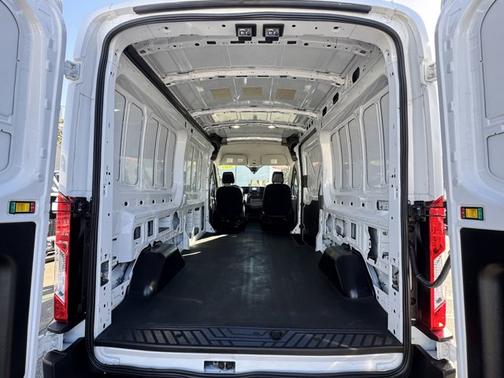 2023 Ford Transit-250