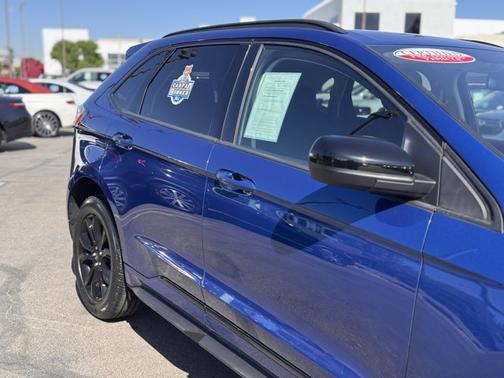 2022 Ford Edge SE