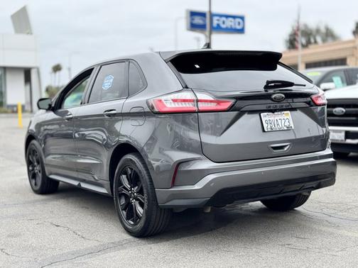 2022 Ford Edge SE