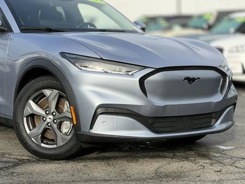 2022 Ford Mustang Mach-E SELECT