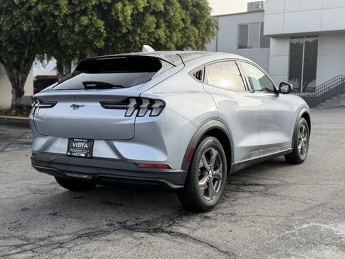 2022 Ford Mustang Mach-E SELECT