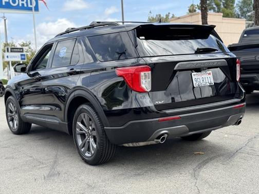 AGATE BLACK METALLIC 2023 Ford Explorer XLT