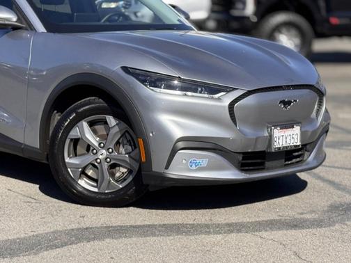 2021 Ford Mustang Mach-E SELECT