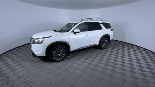 2025 Nissan Pathfinder SL 4WD