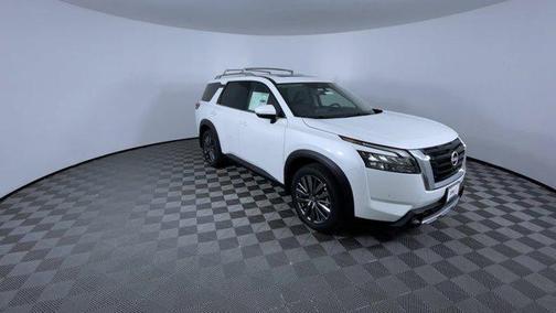 2025 Nissan Pathfinder SL 4WD