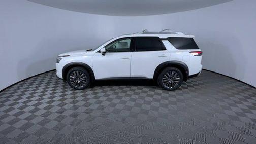 2025 Nissan Pathfinder SL 4WD