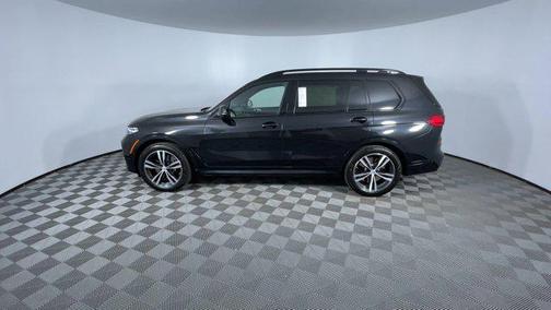 2022 BMW X7 M50i