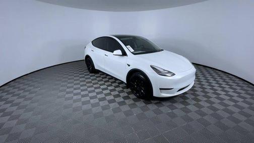 2022 Tesla Model Y Long Range Dual Motor All-Wheel Drive