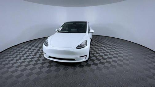 2022 Tesla Model Y Long Range Dual Motor All-Wheel Drive