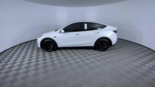 2022 Tesla Model Y Long Range Dual Motor All-Wheel Drive