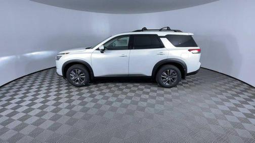 2025 Nissan Pathfinder SV 4WD