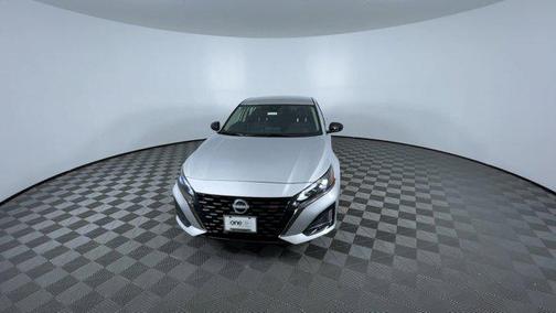 Brilliant Silver Metallic 2025 Nissan Altima SR AWD