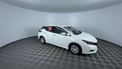 Glacier White 2025 Nissan Leaf S