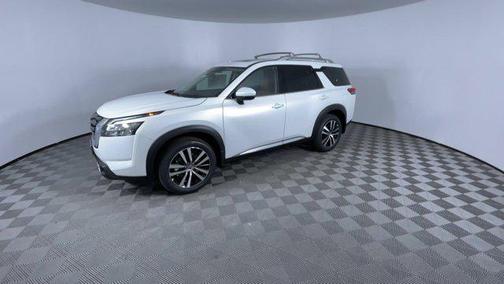 2025 Nissan Pathfinder Platinum 4WD