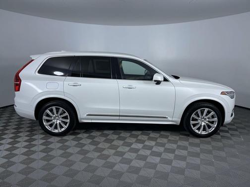 2019 Volvo XC90 T6 Inscription
