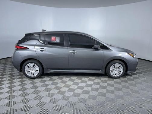 2025 Nissan Leaf S