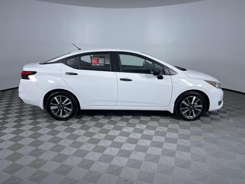 2024 Nissan Versa 1.6 S