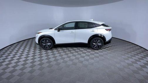 2025 Nissan ARIYA PLATINUM+