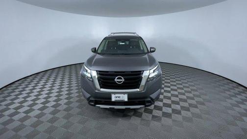 2025 Nissan Pathfinder SL 4WD