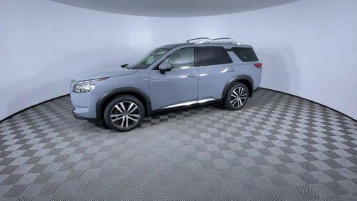 2025 Nissan Pathfinder Platinum 4WD