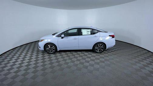 Gray Sky Pearl 2025 Nissan Versa 1.6 SV