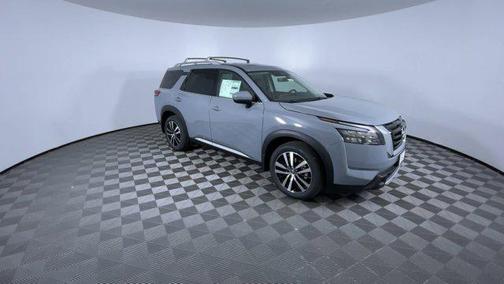 2025 Nissan Pathfinder Platinum 4WD