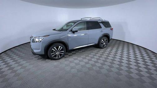 2025 Nissan Pathfinder Platinum 4WD