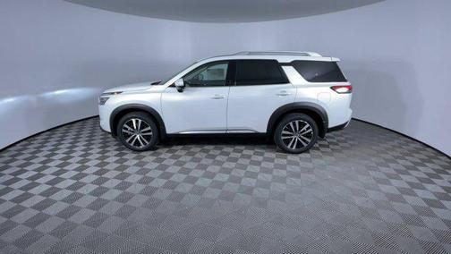 2025 Nissan Pathfinder Platinum 4WD