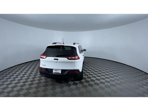 2016 Jeep Cherokee Altitude