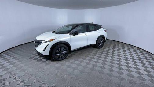 2025 Nissan ARIYA PLATINUM+