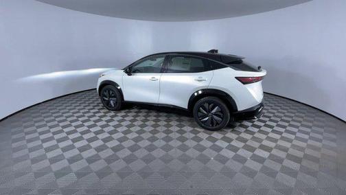 2025 Nissan ARIYA PLATINUM+