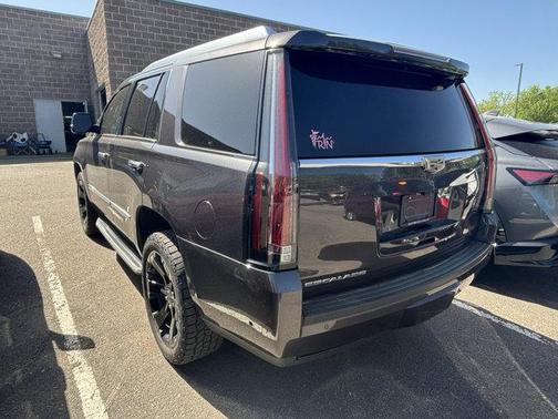 2017 Cadillac Escalade Luxury