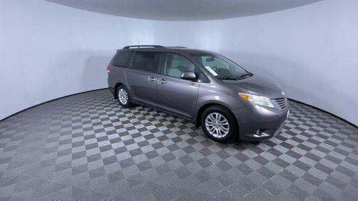 2011 Toyota Sienna XLE