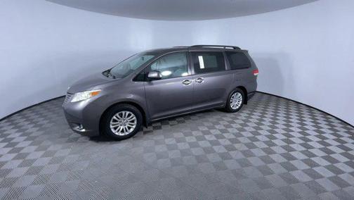 2011 Toyota Sienna XLE