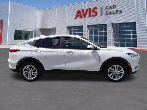 Summit White 2026 Buick Envista Preferred FWD