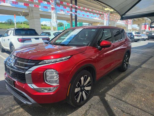 Red Metallic 2025 Mitsubishi Outlander SE