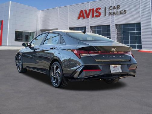 2025 Hyundai ELANTRA SEL