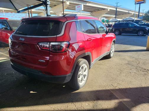 2025 Jeep Compass Latitude