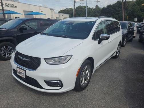 Bright White Clearcoat 2023 Chrysler Pacifica Limited