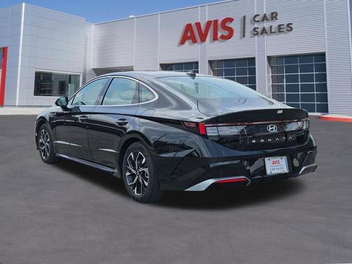 Abyss Black 2025 Hyundai SONATA SEL