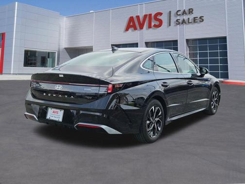 Abyss Black 2025 Hyundai SONATA SEL
