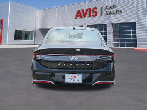 Abyss Black 2025 Hyundai SONATA SEL