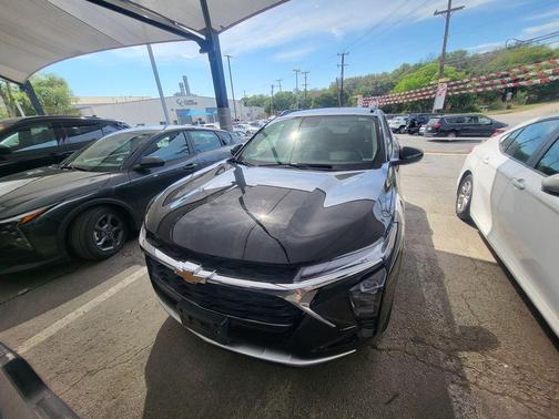 Mosaic Black Metallic 2025 Chevrolet Trax LT