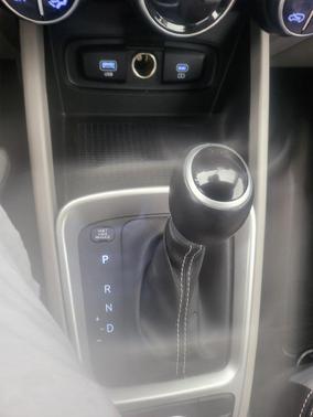Lunar White 2025 Hyundai VENUE SEL
