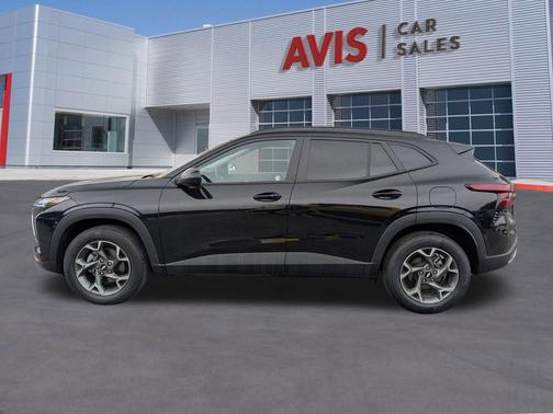 Mosaic Black Metallic 2025 Chevrolet Trax LT