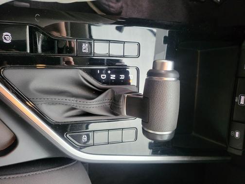 Steel Gray 2025 Kia Niro LX