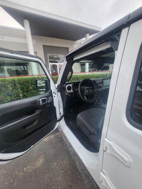 Bright White Clearcoat 2025 Jeep Wrangler Sport S